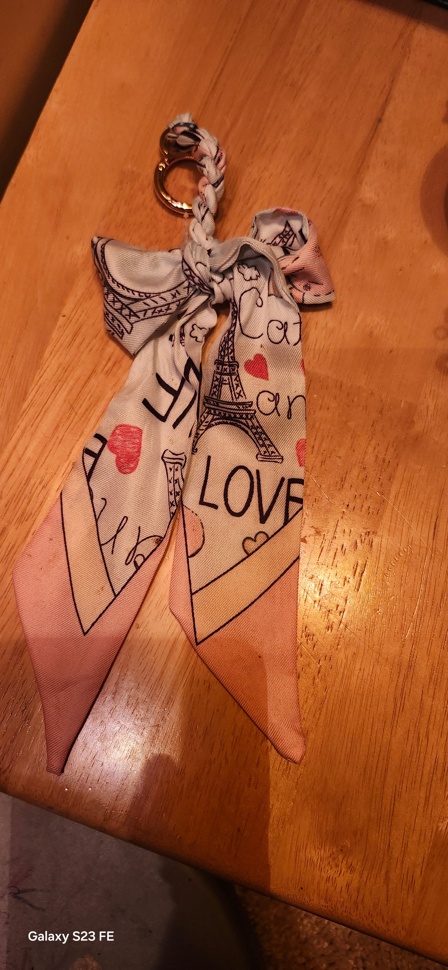 Paris Bow Bag Charm – Elegant Eiffel-Inspired Handbag Accessory