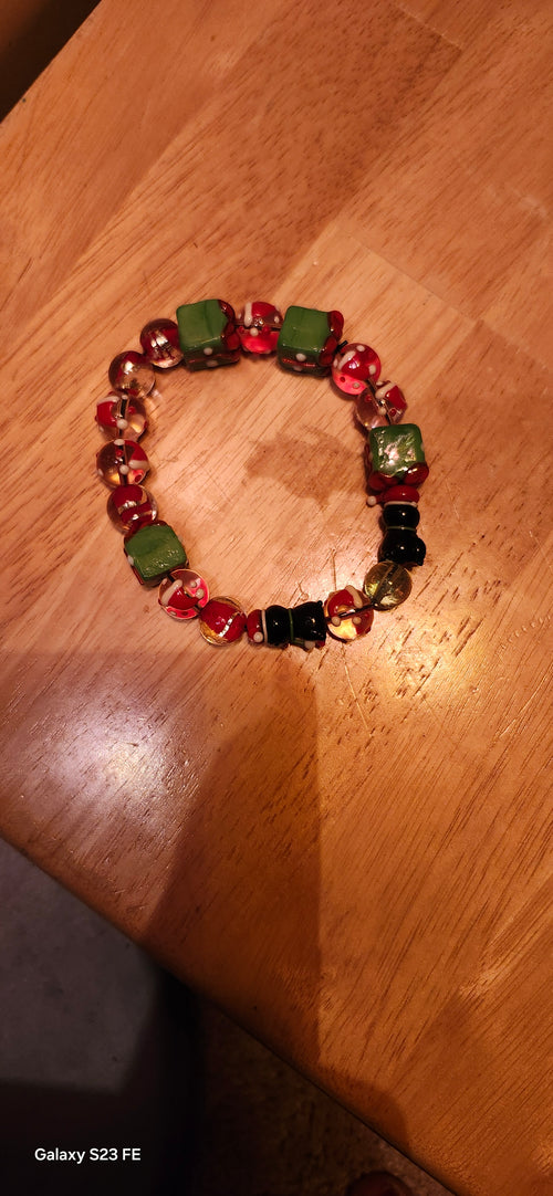 Christmas Bracelet – Festive Holiday Charm Wrist Bracelet for Men & Women
