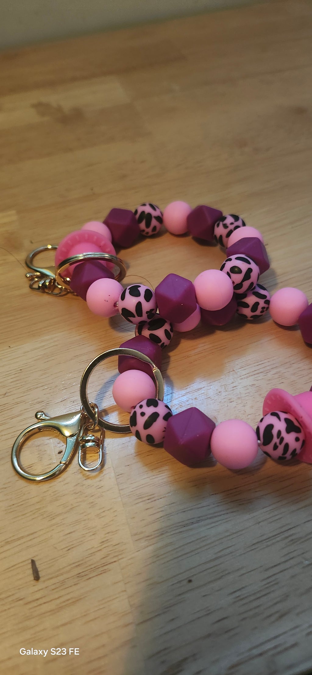 Pink Beaded Silicone Keychain Bracelet – Stretch Wristlet with Gold Clasp