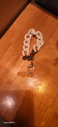 White Acrylic Chain Wristlet Keychain Bracelet with Gold Clasp – Stylish Hands-Free Key Ring Accessory